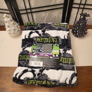Beetlejuice Sandworms Stripes Cozy Halloween Fleece Throw Blanket 60βx70β - NWT